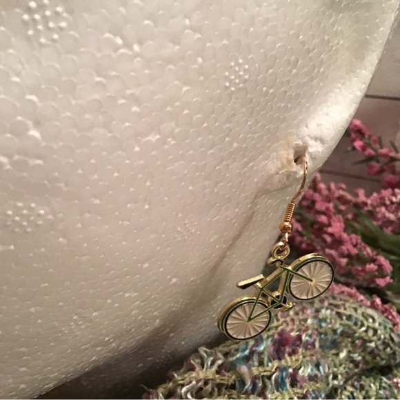 Bicycle Earrings - Picture 5 of 7